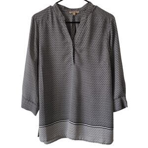 SOIREE Printed Quarter Button Split Neck Blouse Black White Size Medium Neutral